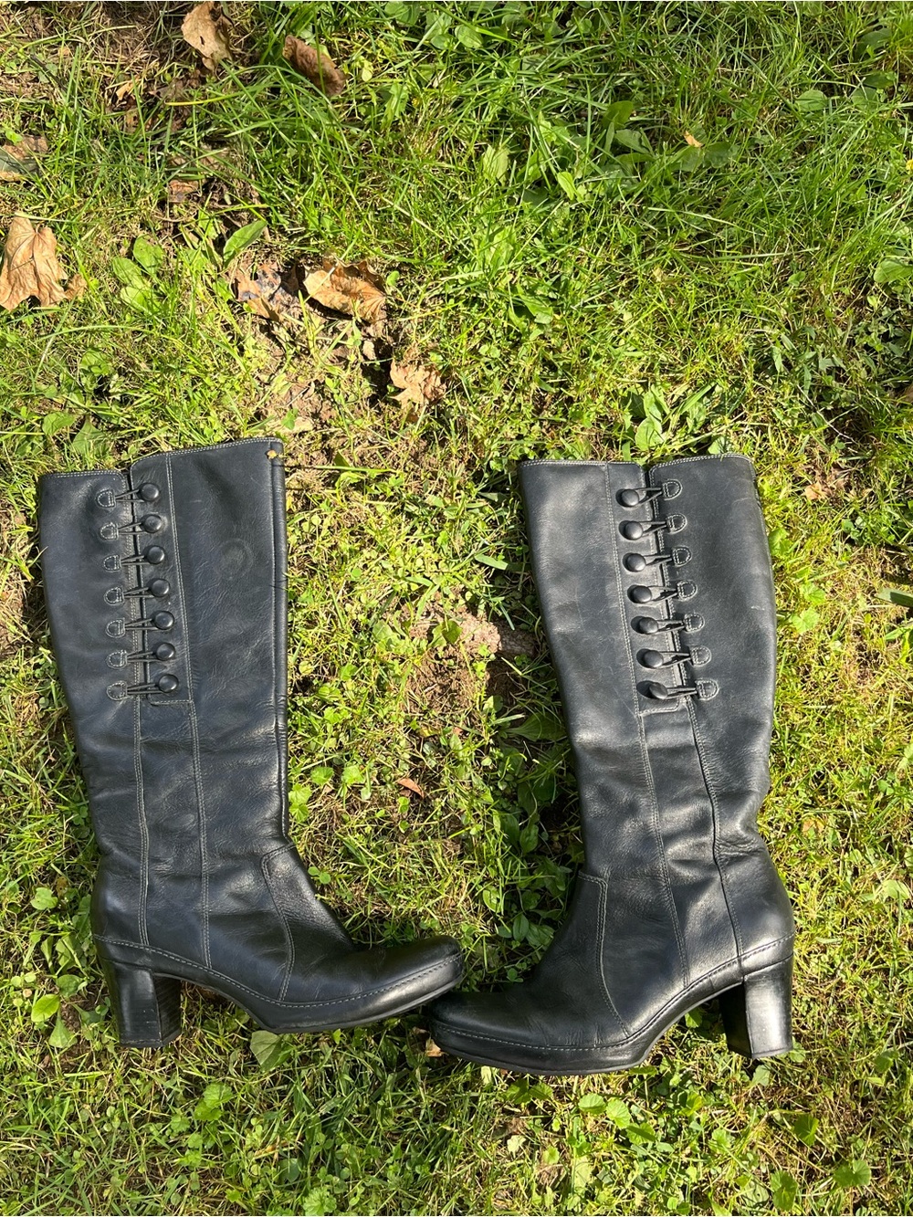 Clarks Knee High Heeled Button Boots Black Leather Women’s 8.5